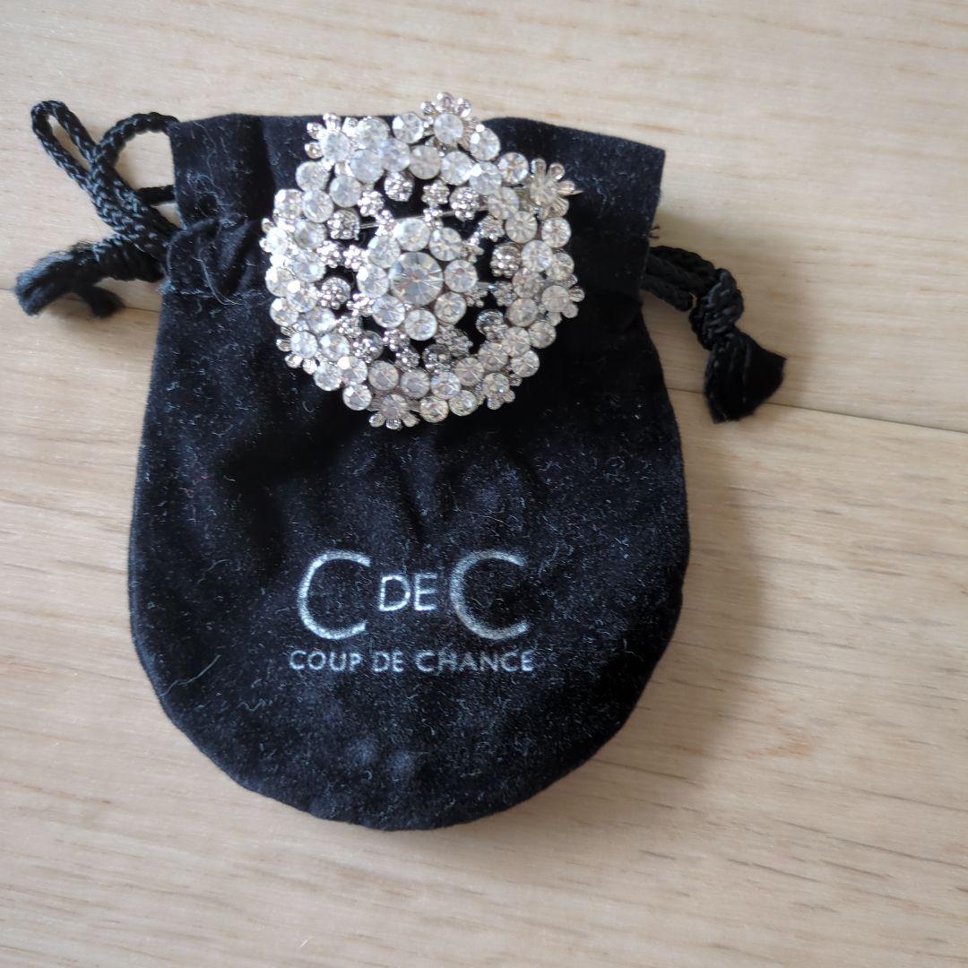 いち　C de C 花モチーフ ブローチ シルバー、ウエディングキティ