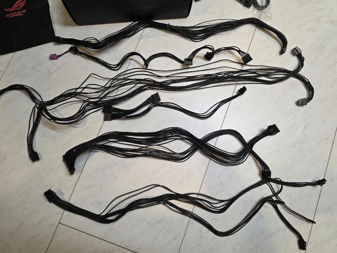 ROG STRIX 1200W Platinum ATX 3.1　美品