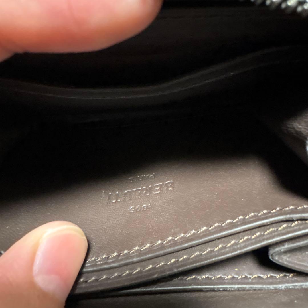 ベルルッティ ワパ ジップ付きパース