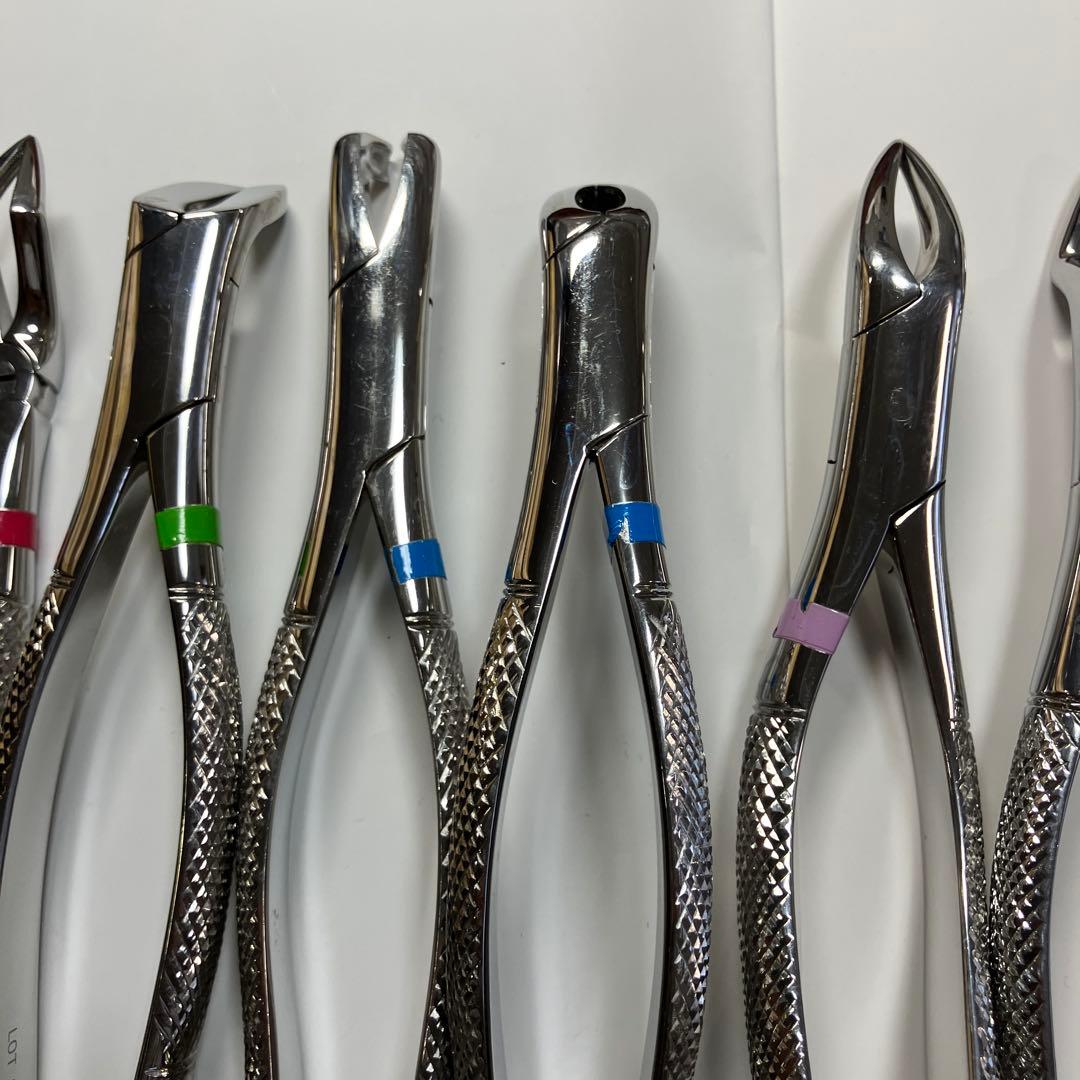 鉗子　【歯科医院】