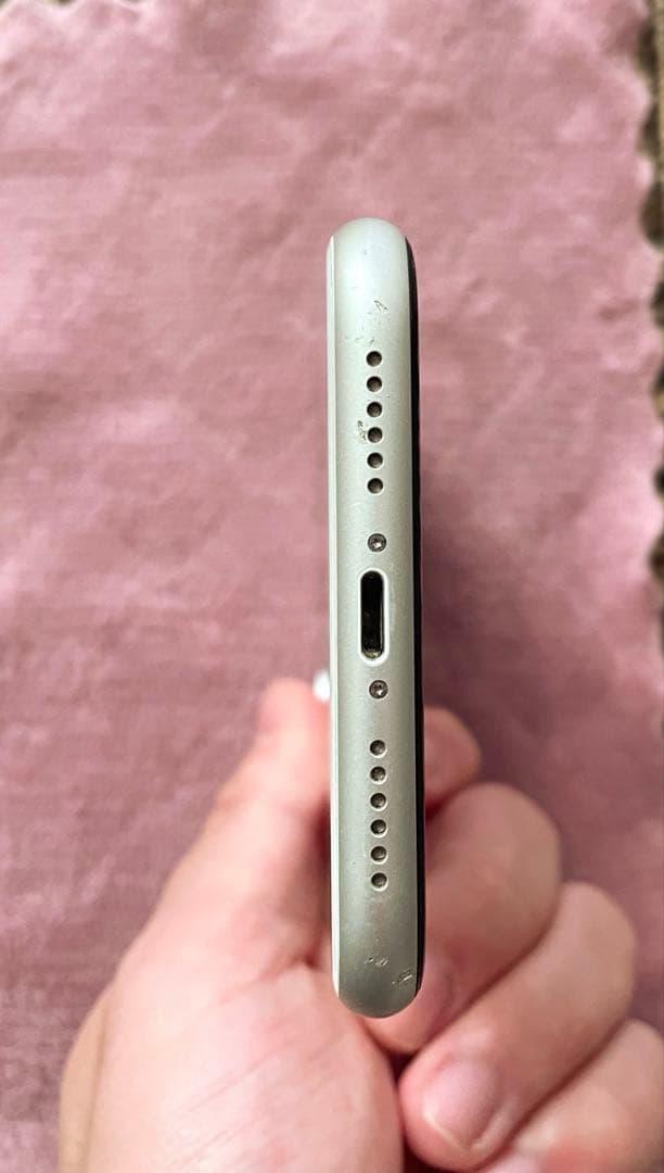 お*り様 iPhoneXR 64GB ホワイト　SIMフリー