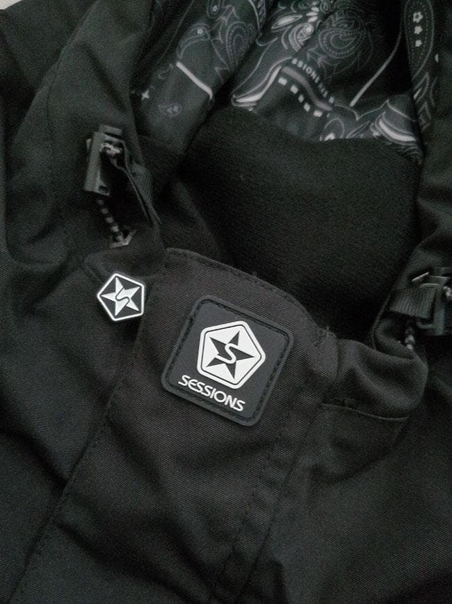 美品 23/24モデル SESSIONS スノーボードウエア 上下セット 2XL