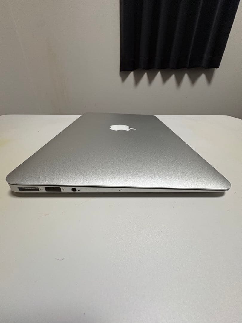 MacBookAir 11インチ A1465 SSD256GB箱あり充電器付き
