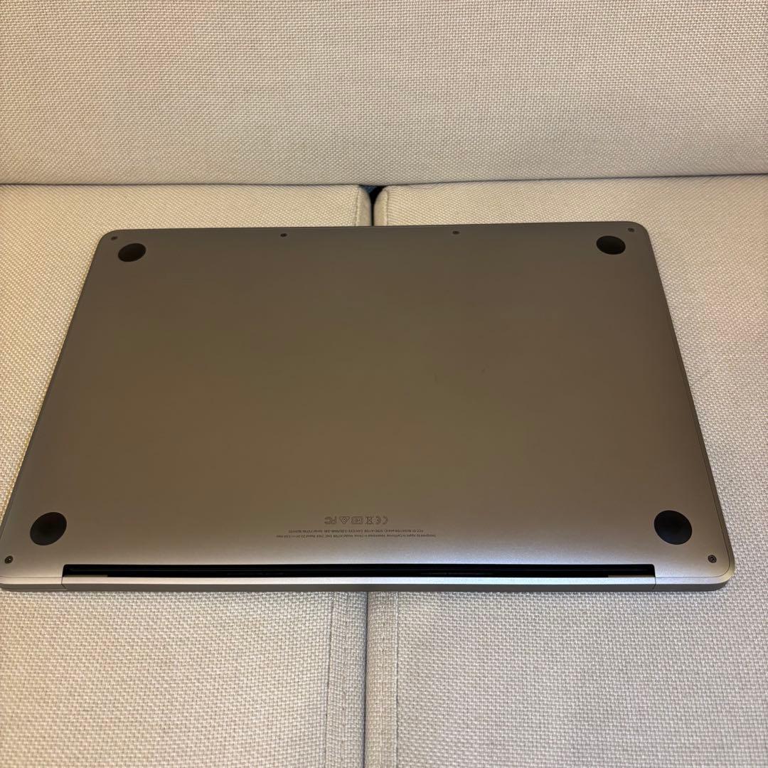 MacBook Pro 2017 13インチ 8GB/128GB スペースグレイ
