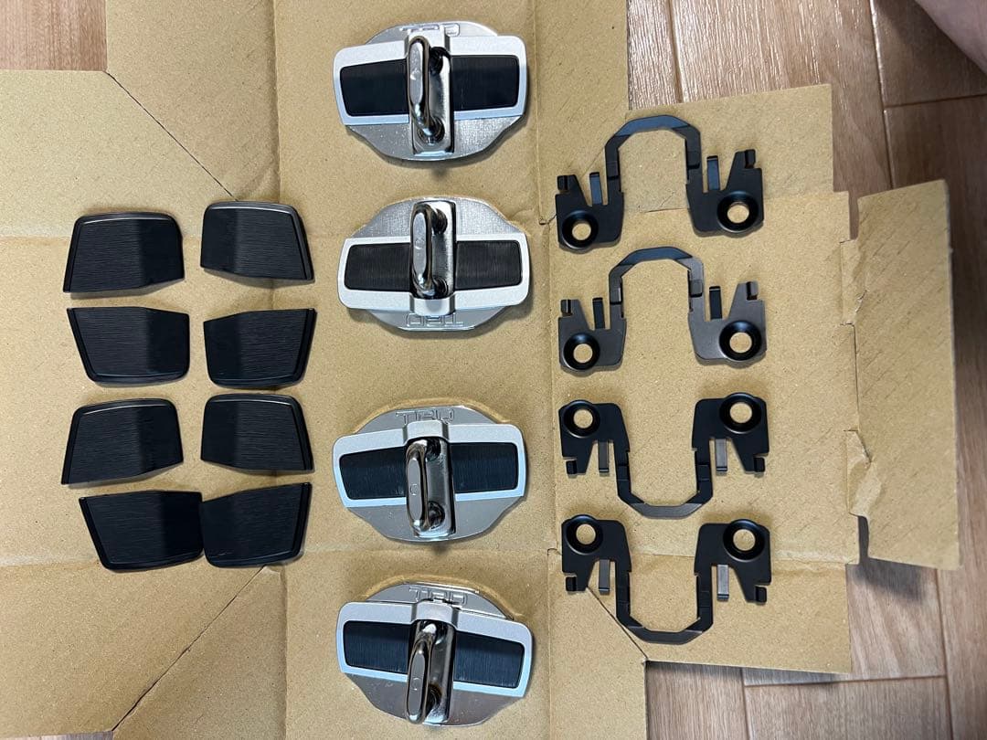 TRD ドアスタビライザーセット　MS304-00001 4枚セット