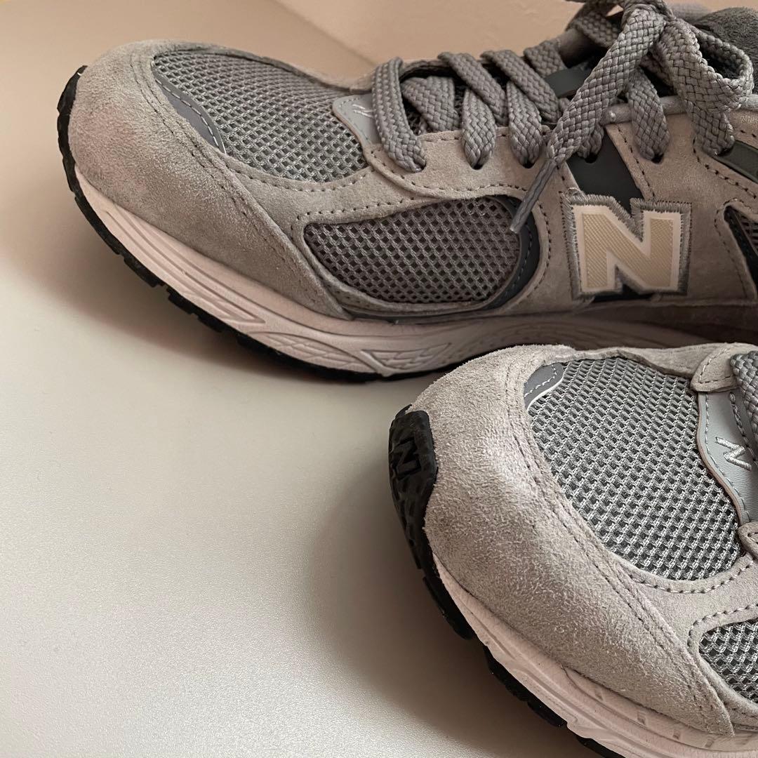 美品new balance ニューバランスM2002R STグレー24.5cm