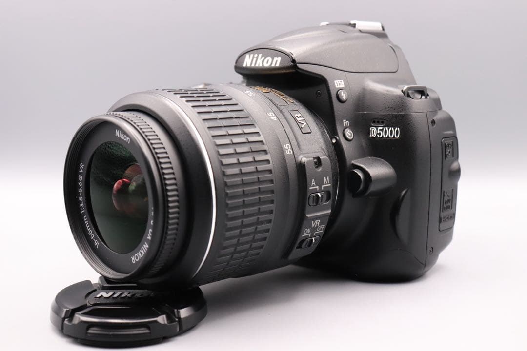 自撮りOK！ Nikon D5000 レンズセット 近〜中距離対応 付属品多数