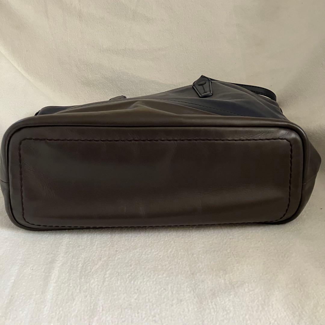 BALLY バリー トートバッグ A4収納 レザー　ビジネス　肩掛け　チャーム