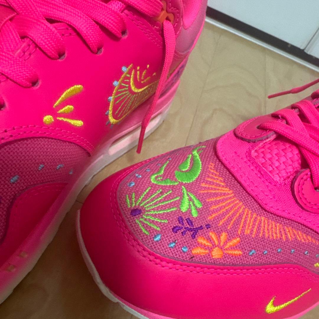 Nike Air Max 90 限定品　ネオンピンク　オール刺繍モデル