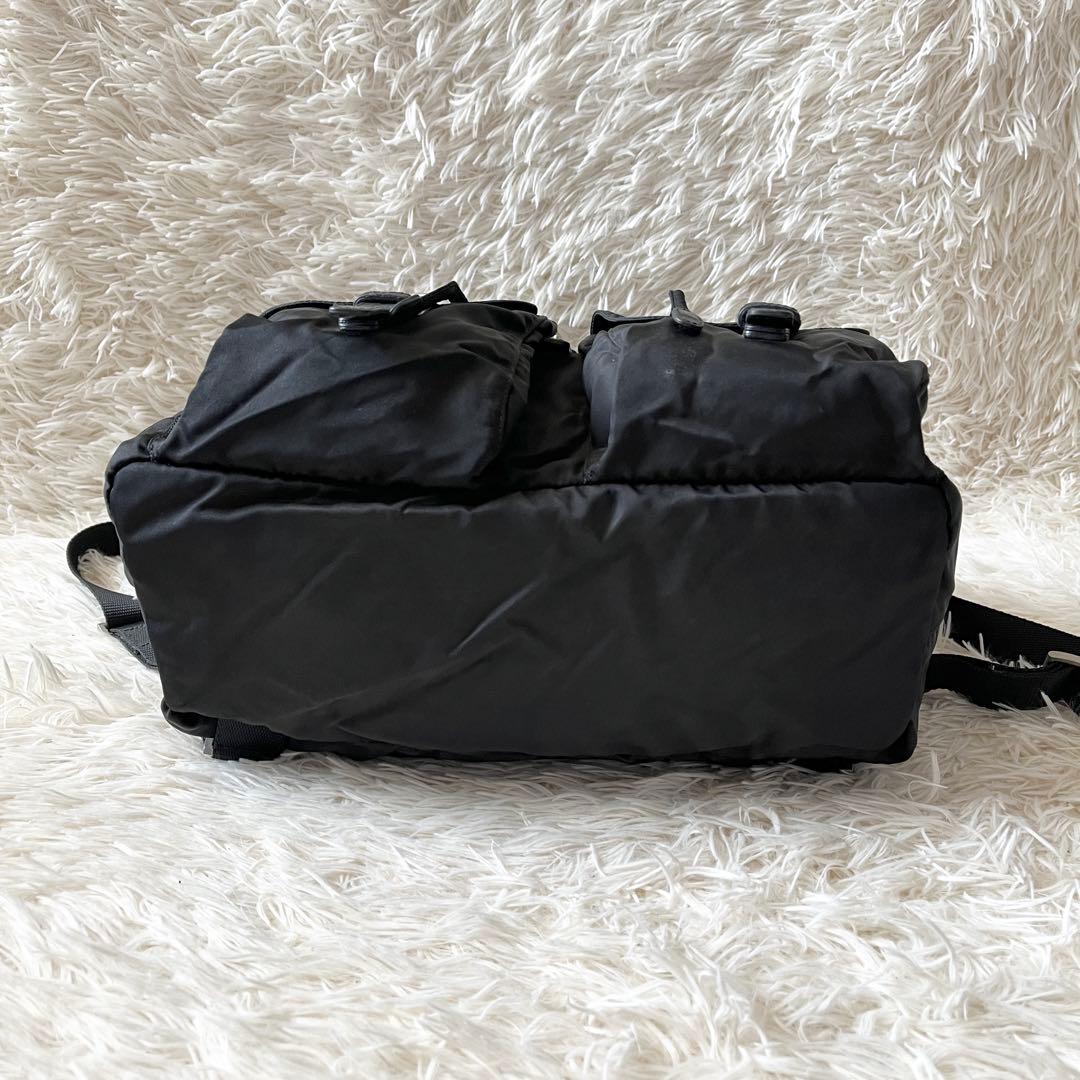 美品✨PRADAプラダ　バックパック　リュック　ナイロン　三角ロゴプレート　黒