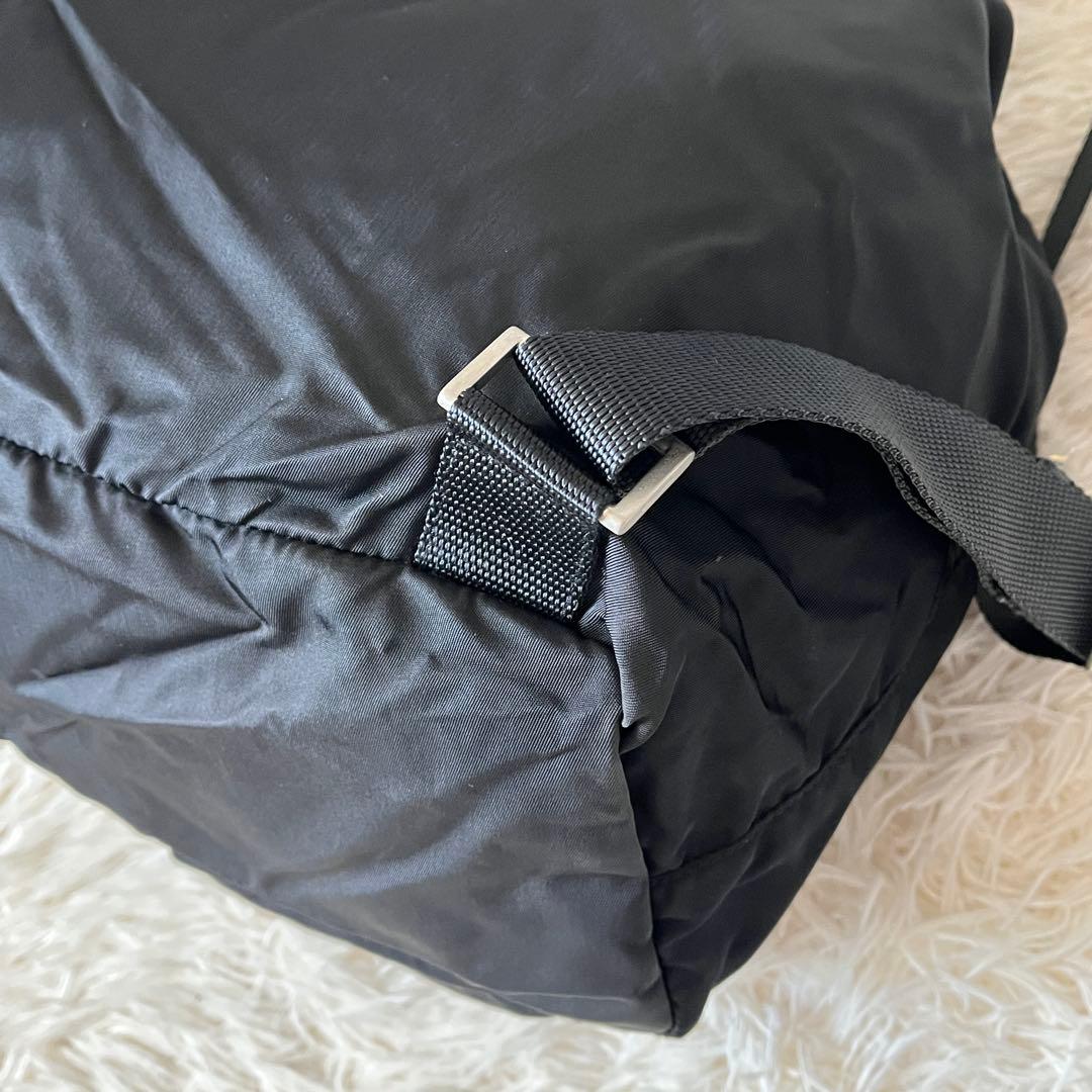 美品✨PRADAプラダ　バックパック　リュック　ナイロン　三角ロゴプレート　黒