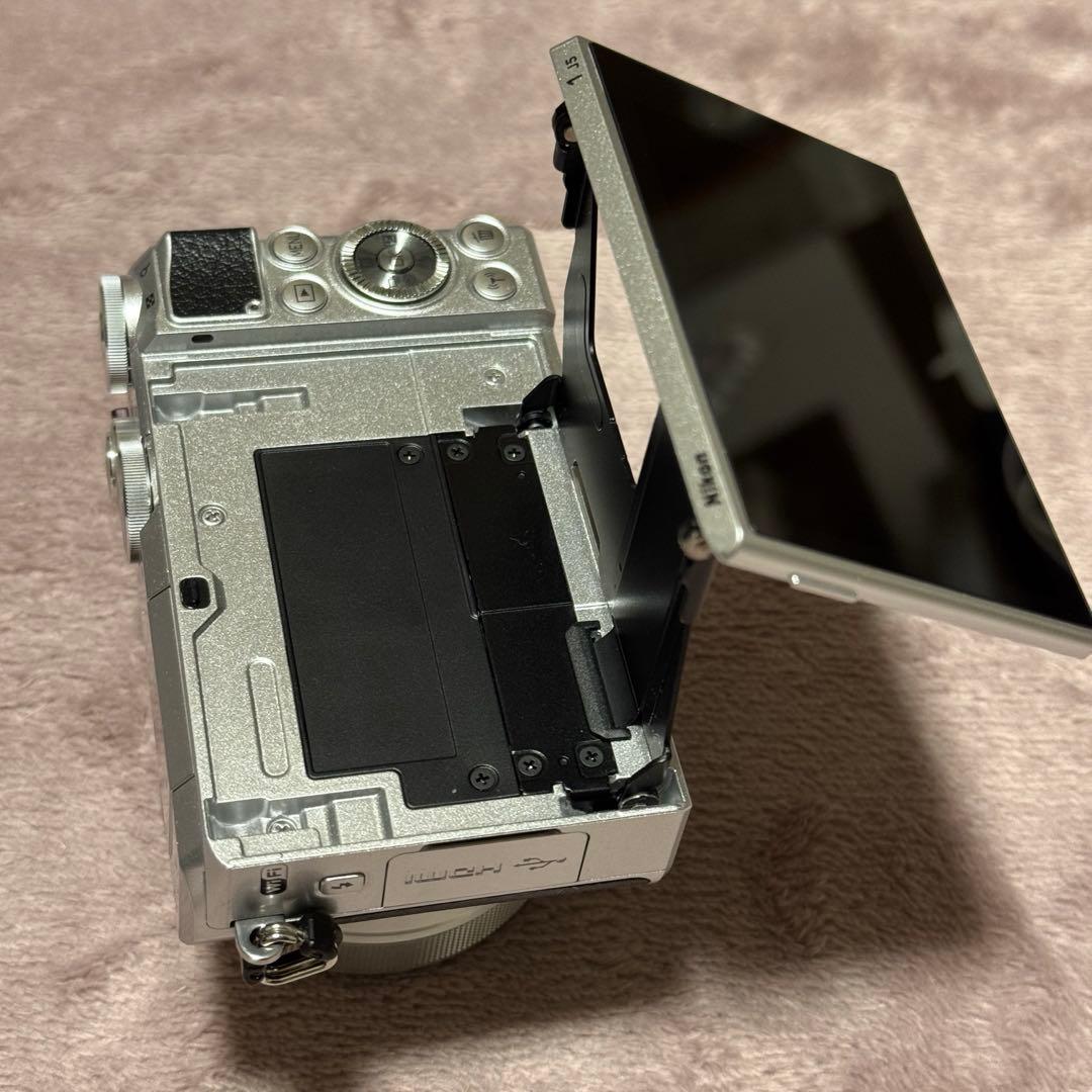 ⭐︎koi⭐︎ Nikon 1 J5 シルバー ダブルレンズセット