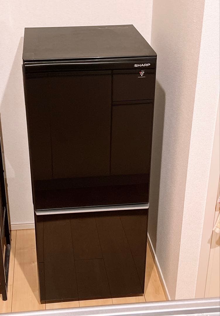 SHARP 黒色冷蔵庫 LED照明付き