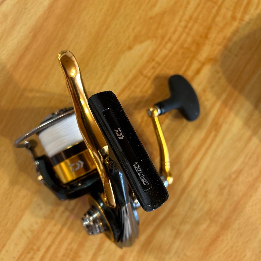 【美品】ダイワ 22トーナメントiso 3000XH-LBD