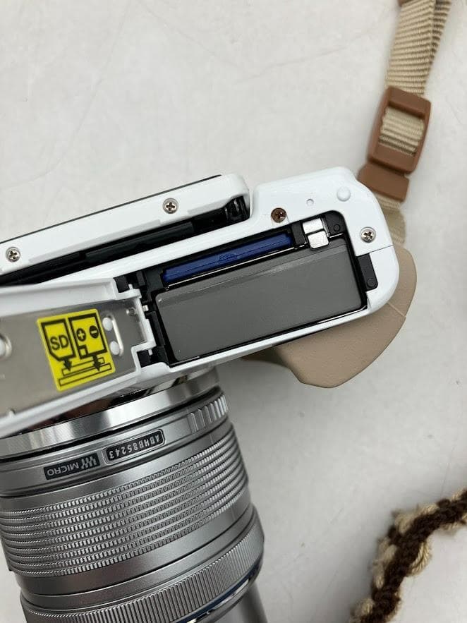 【美品】OLYMPUS E-PL5 デジタル一眼レフ 本体と付属品
