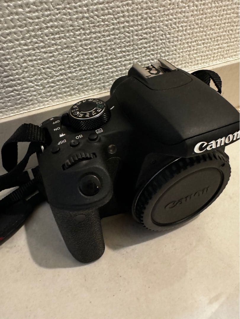 新品未使用　Canon EOS KISS X9i Wズームキット