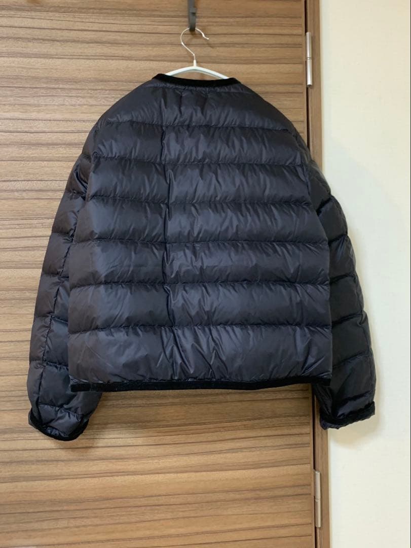 SHIPS別注TAION パイピング ノーカラー ダウン ジャケット タイオン