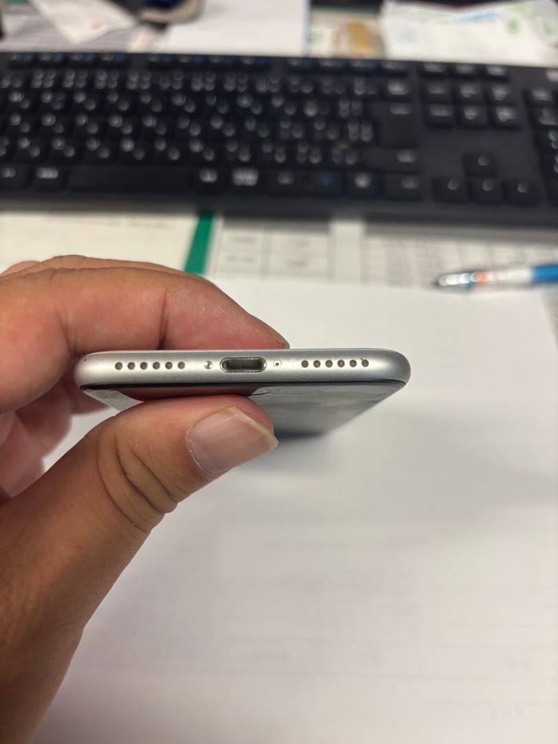 Apple iPhone SE 64GB ホワイト②