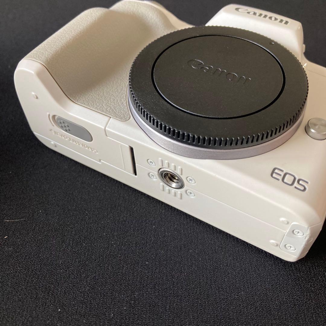 【美品】Canon EOS kiss M 18-55mm ミラーレスカメラ