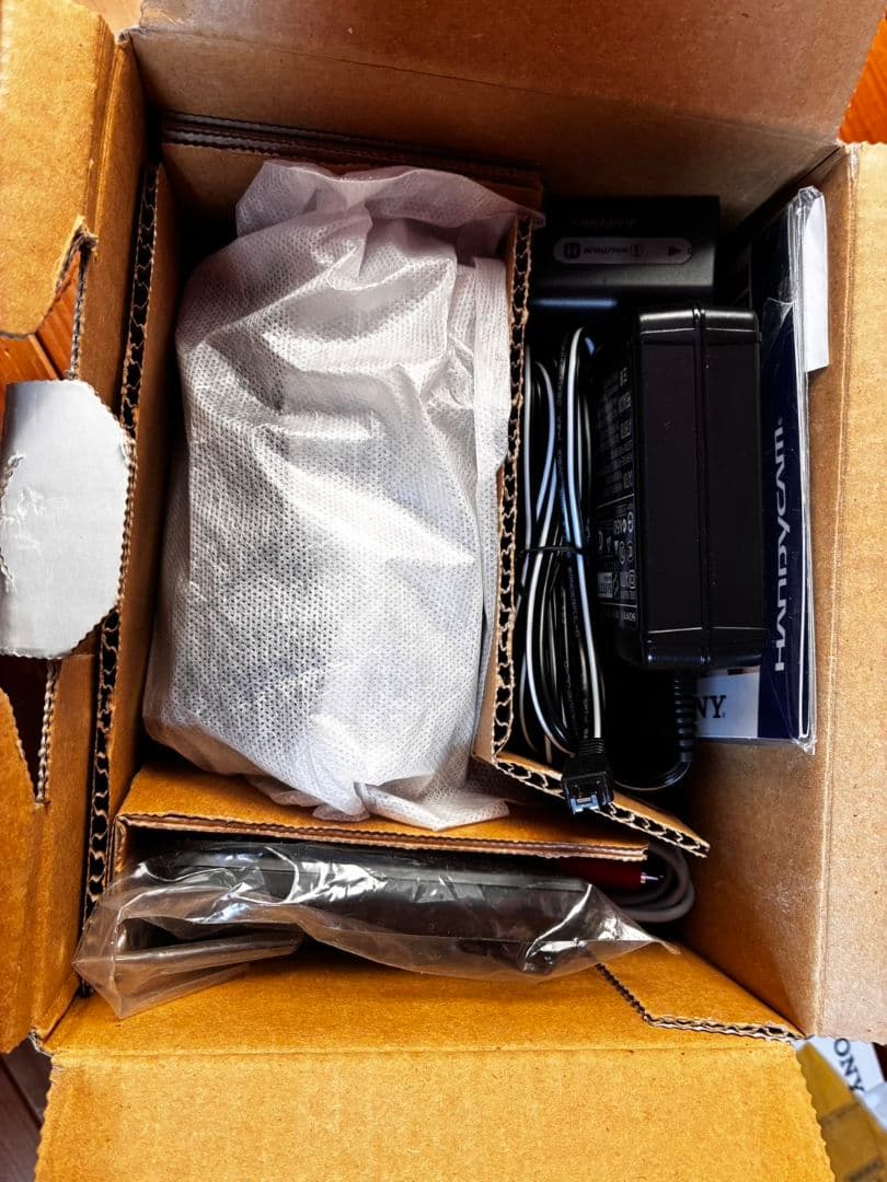 ビデオカメラ SONY Handycam HD 64GB hdr-cx520x