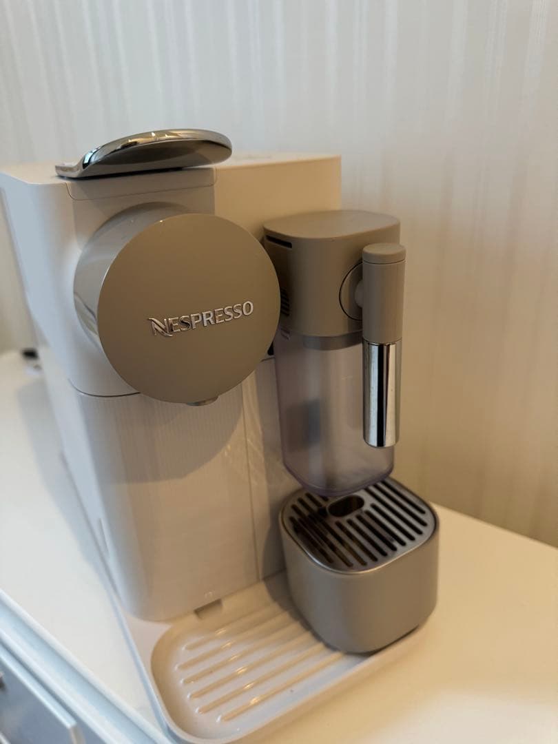 Nespresso エスプレッソマシン ラティシマワン