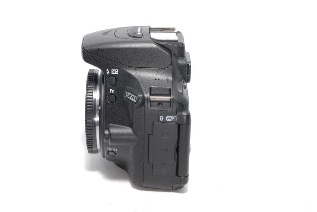 ✨Nikon D5600 ✨Wレンズ✨ショット数極小✨初心者モデル✨一眼レフ