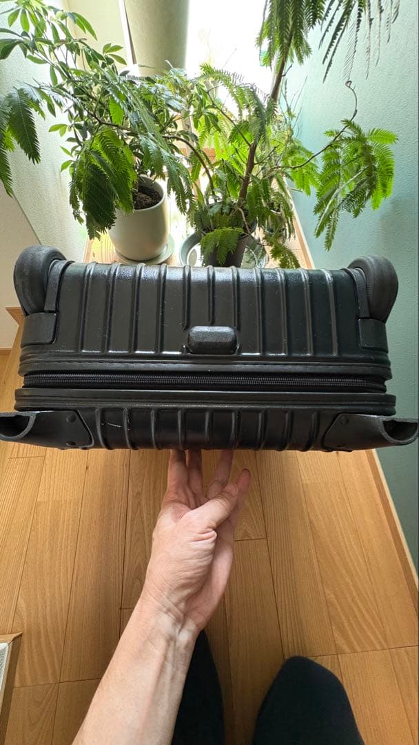 リモワ　サルサ　ブラック　キャリーケース　35L 2輪　機内持ち込み