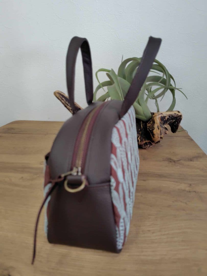 ミナペルホネン/tambourineタンバリンネイビー×LB/ラウンドボストン