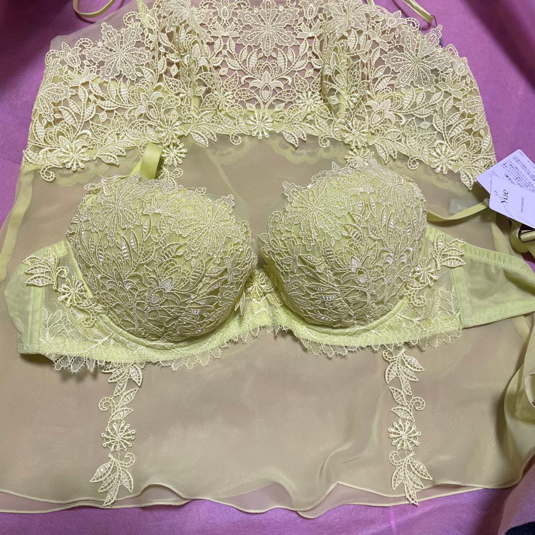 ワコール高級下着 Yue ユエ　 キャミソール&ブラジャー　セット