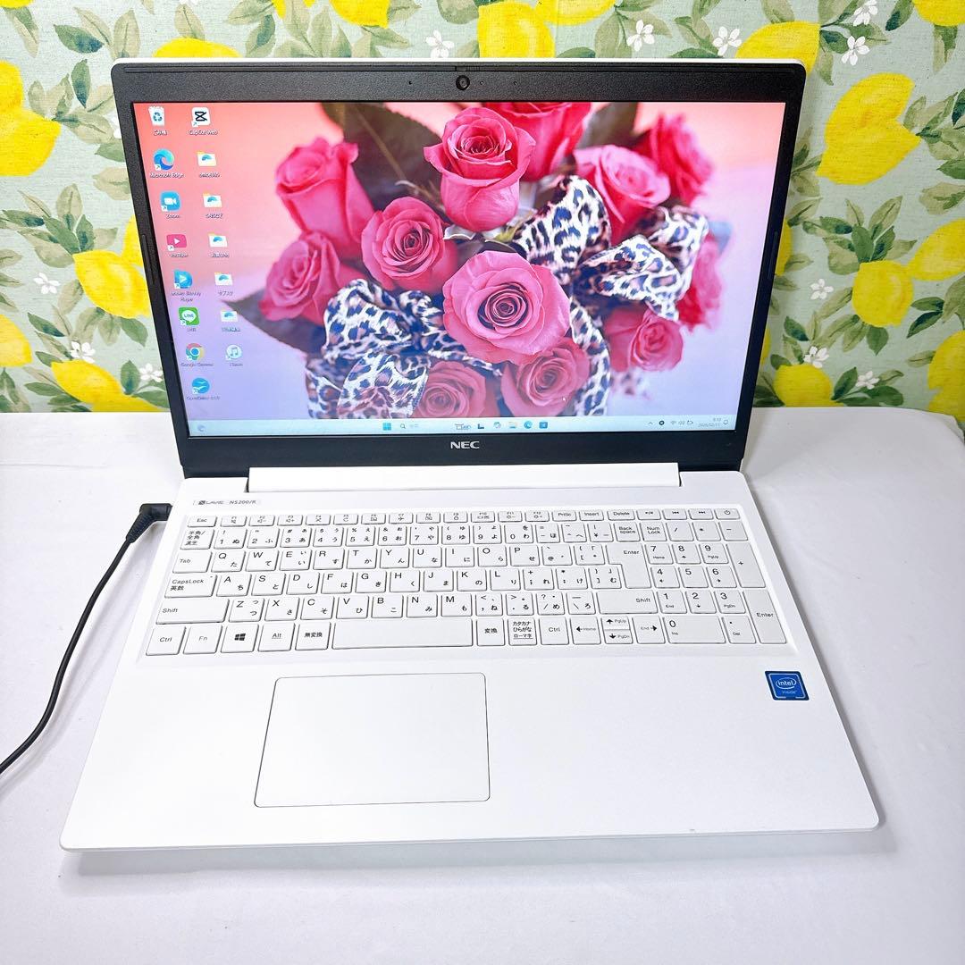 注目❤️薄型ホワイトノートパソコン❤️設定済み❤️すぐ使える❤️マウス付き❤️