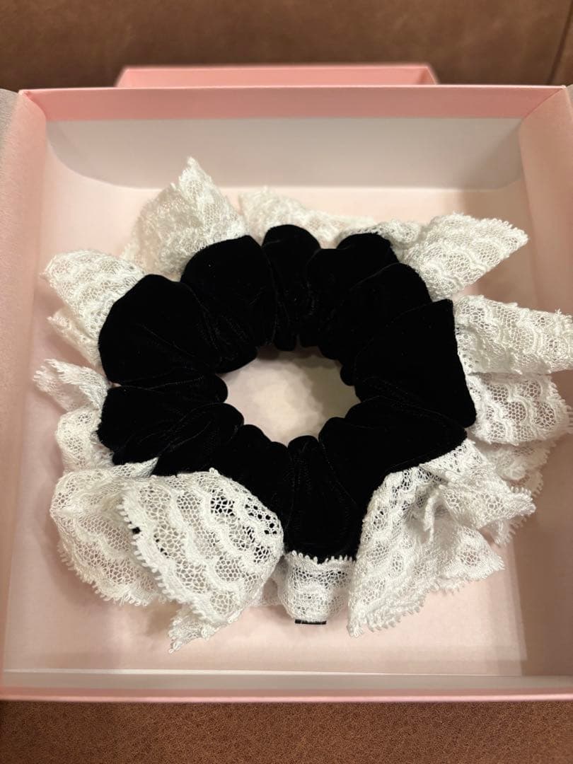 完売品　LUDLOW ラドロー　インポートレース　シュシュ