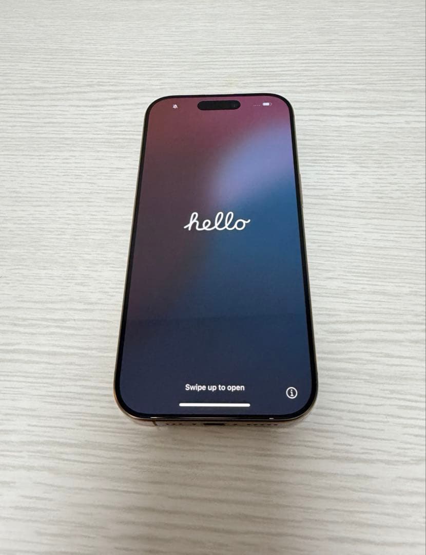 iPhone 16 pro デザードチタニウム　美品　ケース付き