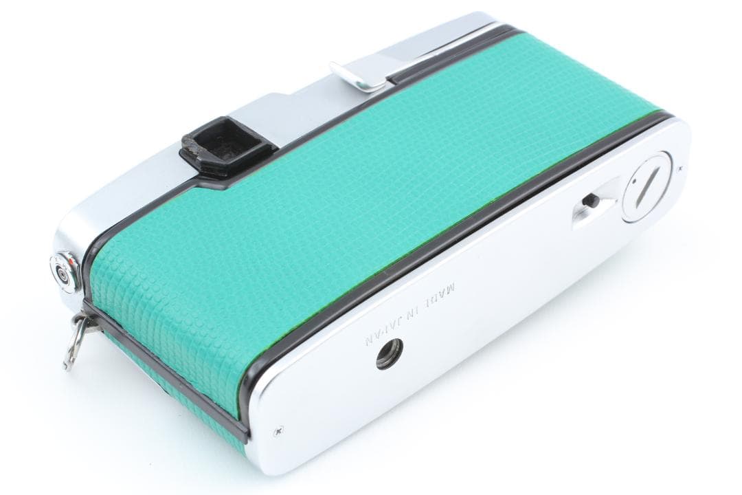 伊藤　ライトグリーン　オリンパス Pen FT 40、100mmレンズ