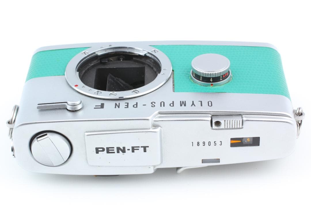 伊藤　ライトグリーン　オリンパス Pen FT 40、100mmレンズ