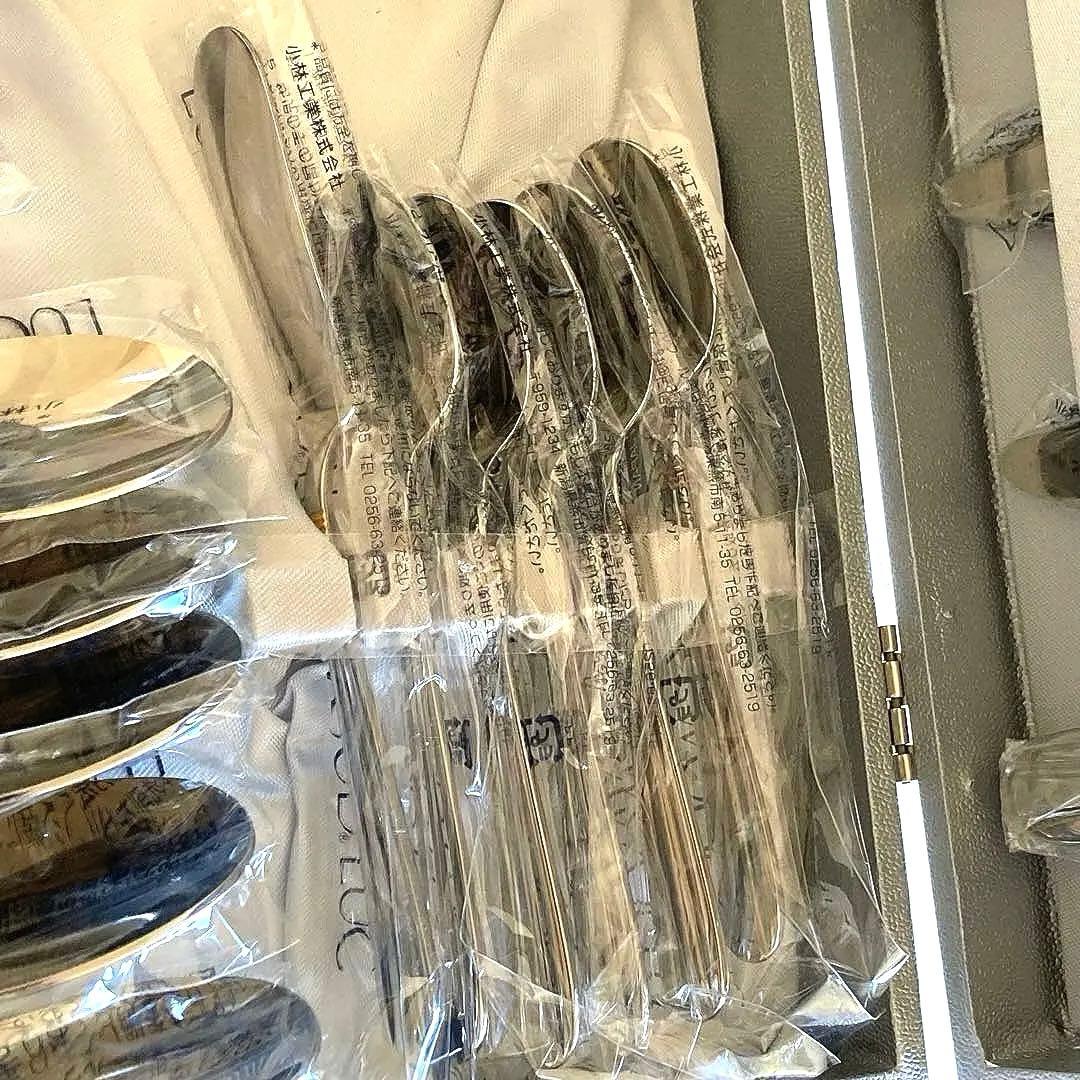 【新品未使用・サントラル金彩】ラッキーウッド　カトラリーセット　33本