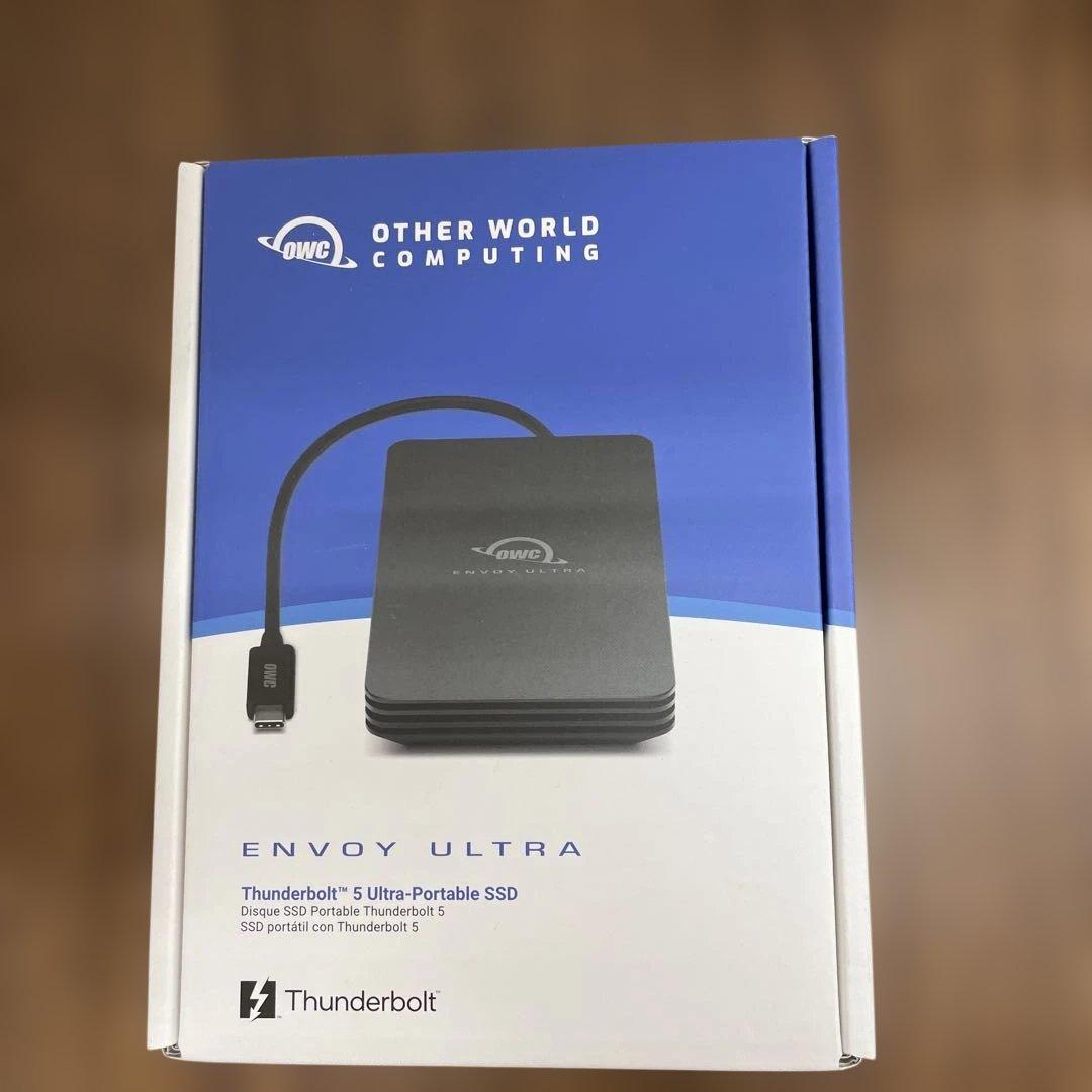 10359 Envoy Ultra Thunderbolt 5外付けSSD4TB