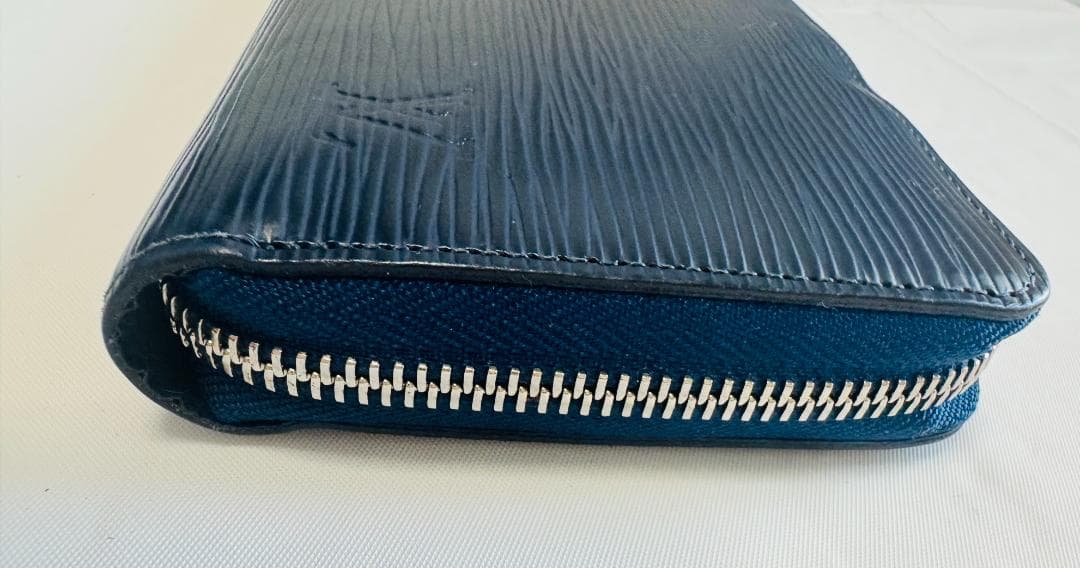 【美品 】ルイヴィトン エピ ジッピーウォレット 長財布　ラウンドファスナー 青