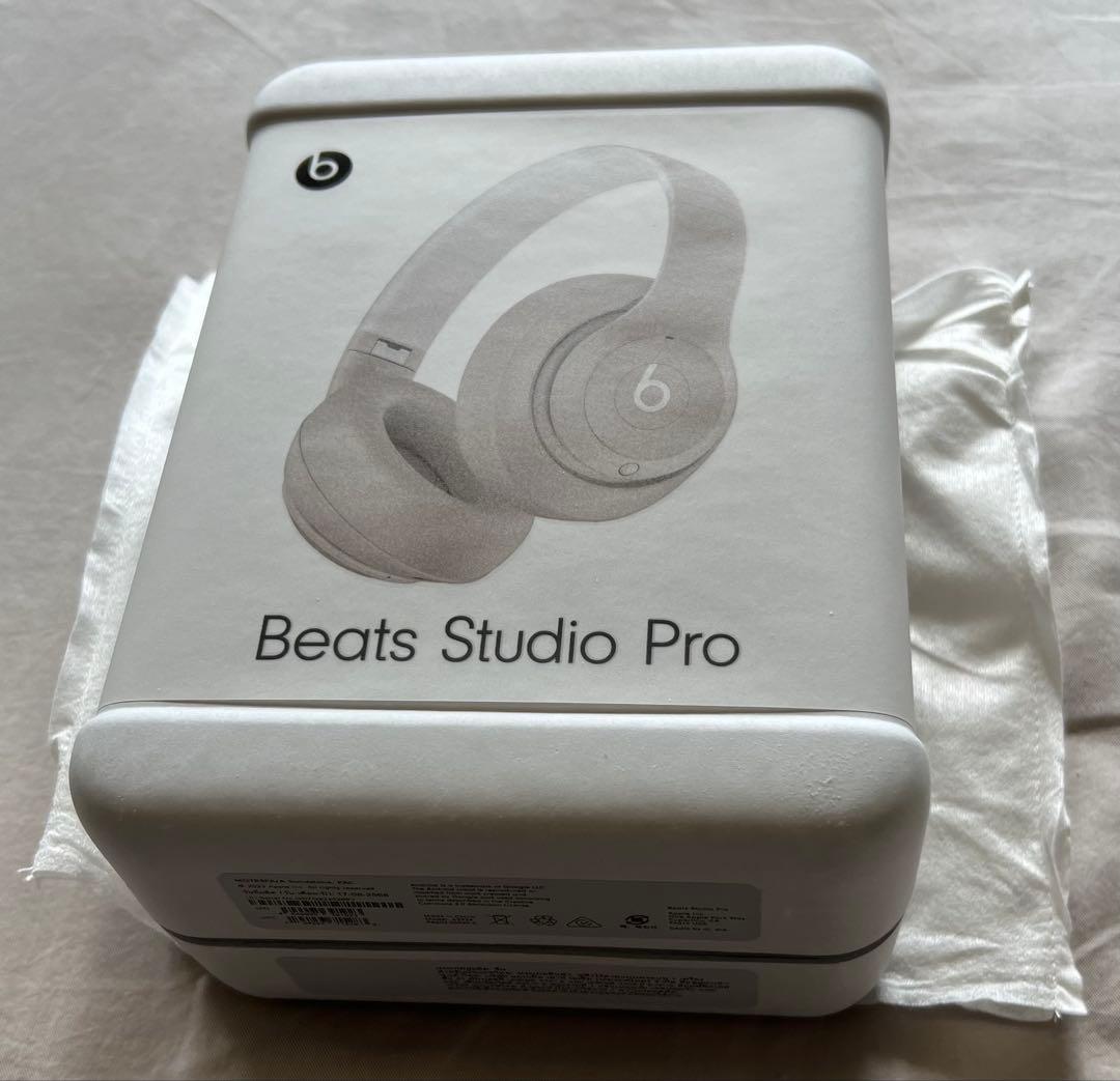 Beats Studio Pro ワイヤレスヘッドホン サンドストーン