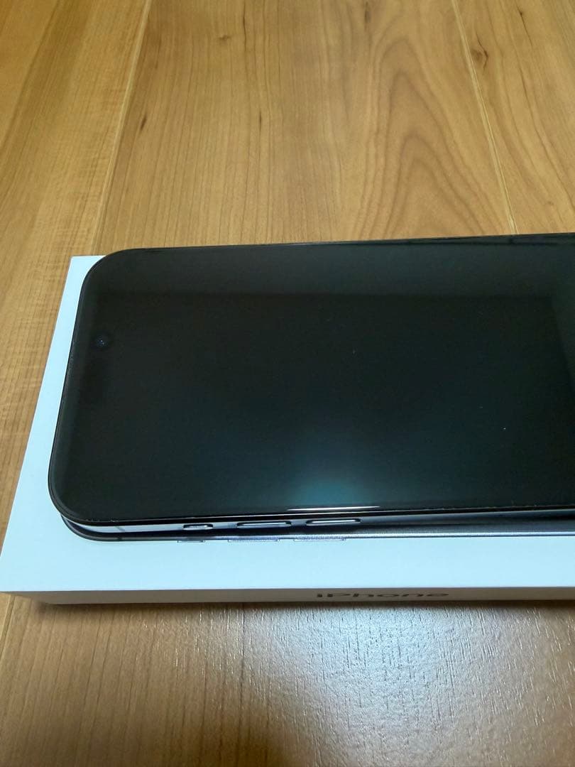 【美品】iPhone15 Pro ブラックチタニウム　256GB SIMフリー