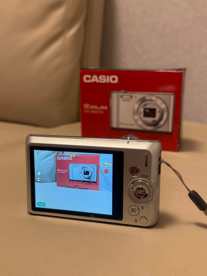 CASIO EXILIM EX-ZS210 デジタルカメラ