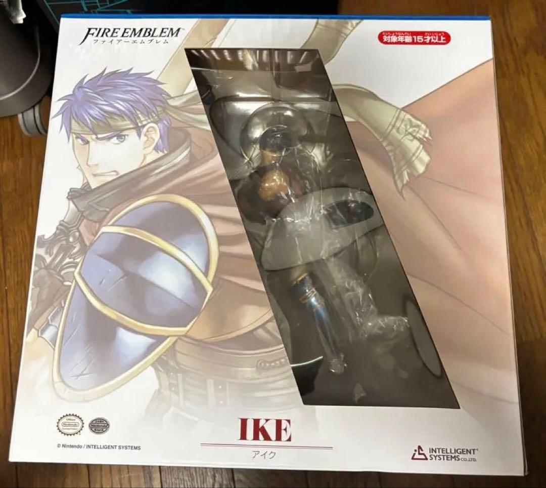 ファイアーエムブレム アイク フィギュア 極美品
