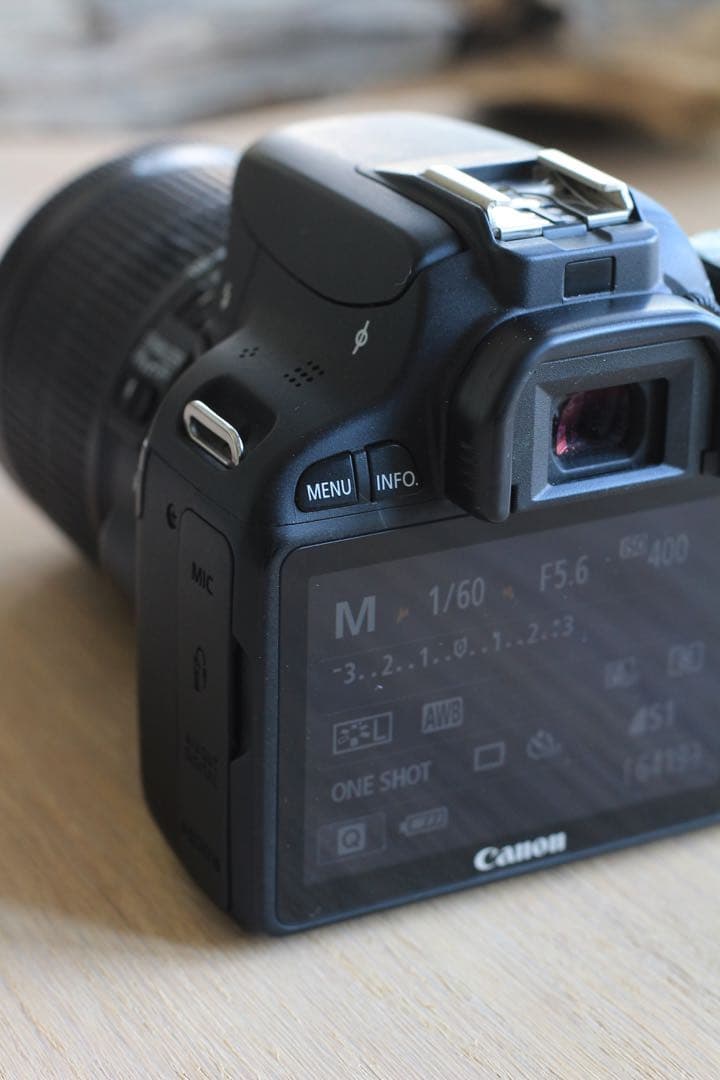 Canon EOS kiss x7 レンズキット　EF-S18-55mm