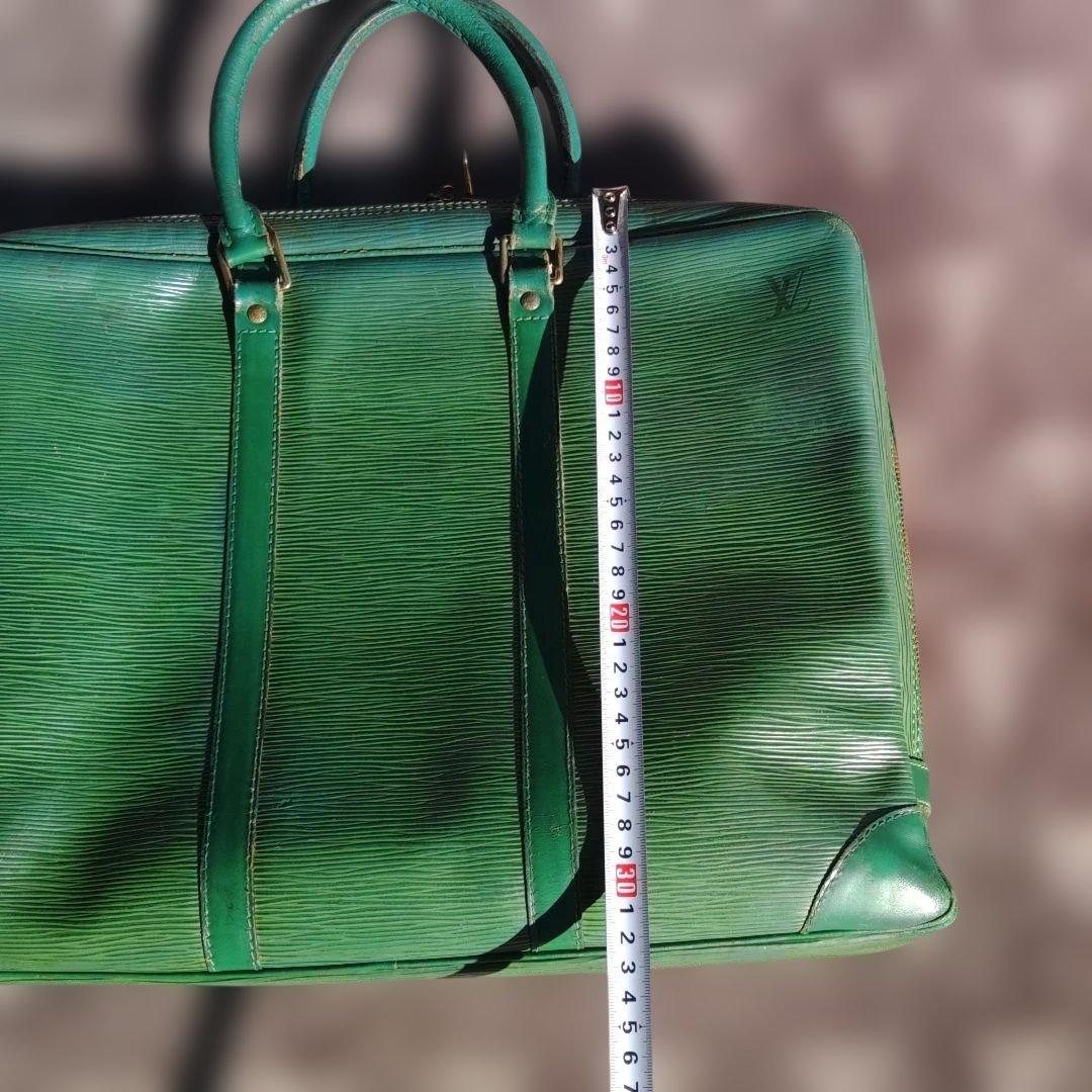 LOUIS VUITTON 廃盤エピ ポルトドキュマン ヴォワヤージュ