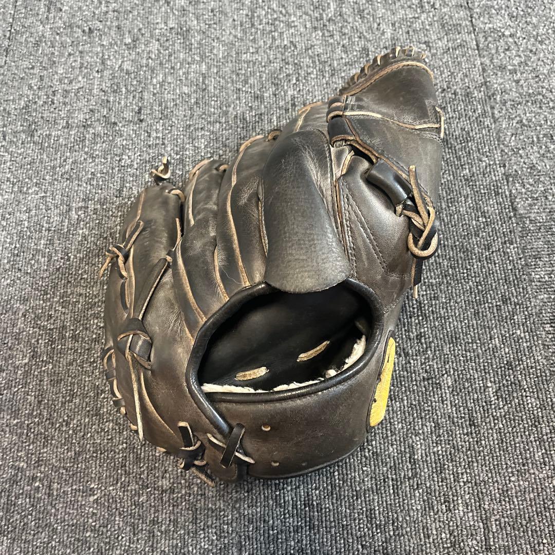 軟式投手用グラブ