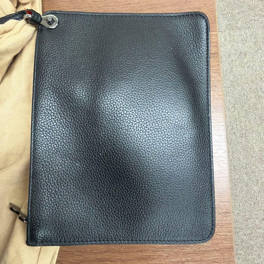 スタッズ付き黒レザートートバッグ