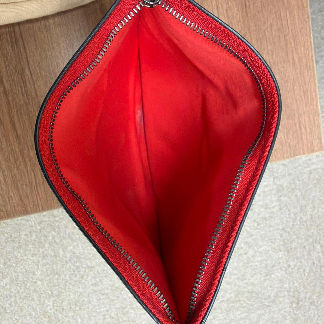 スタッズ付き黒レザートートバッグ