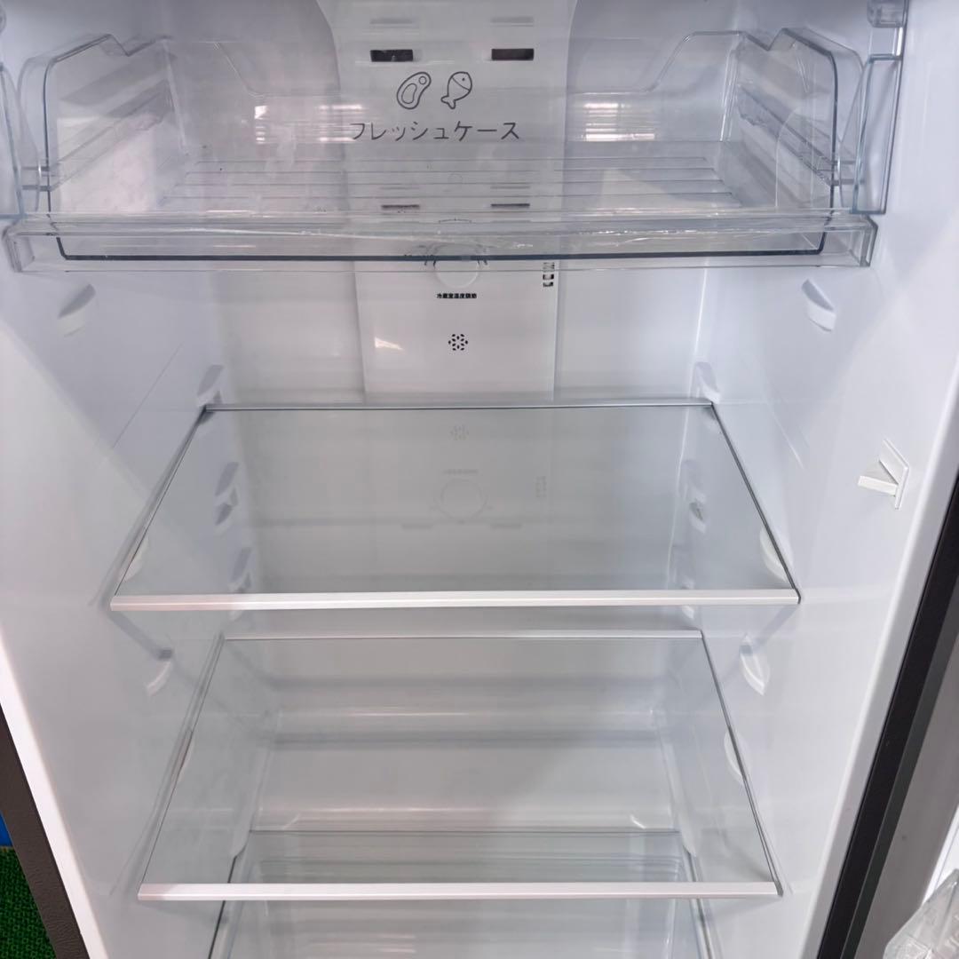 731 2024年製　中型冷蔵庫　200〜300L 小型　一人暮らし　2ドア
