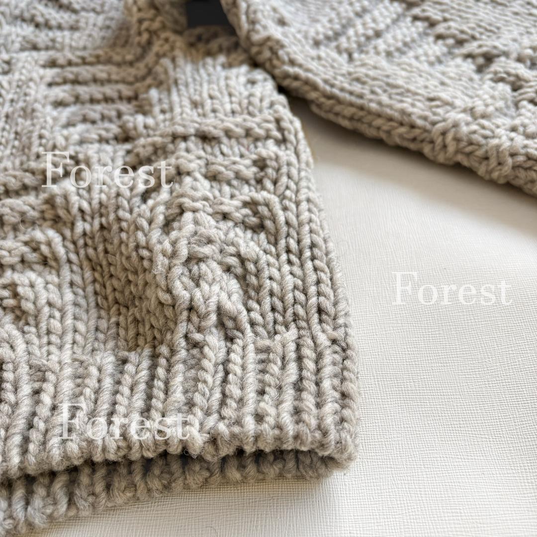 ペルートライアングルニット　sizeFREE　かぐれ