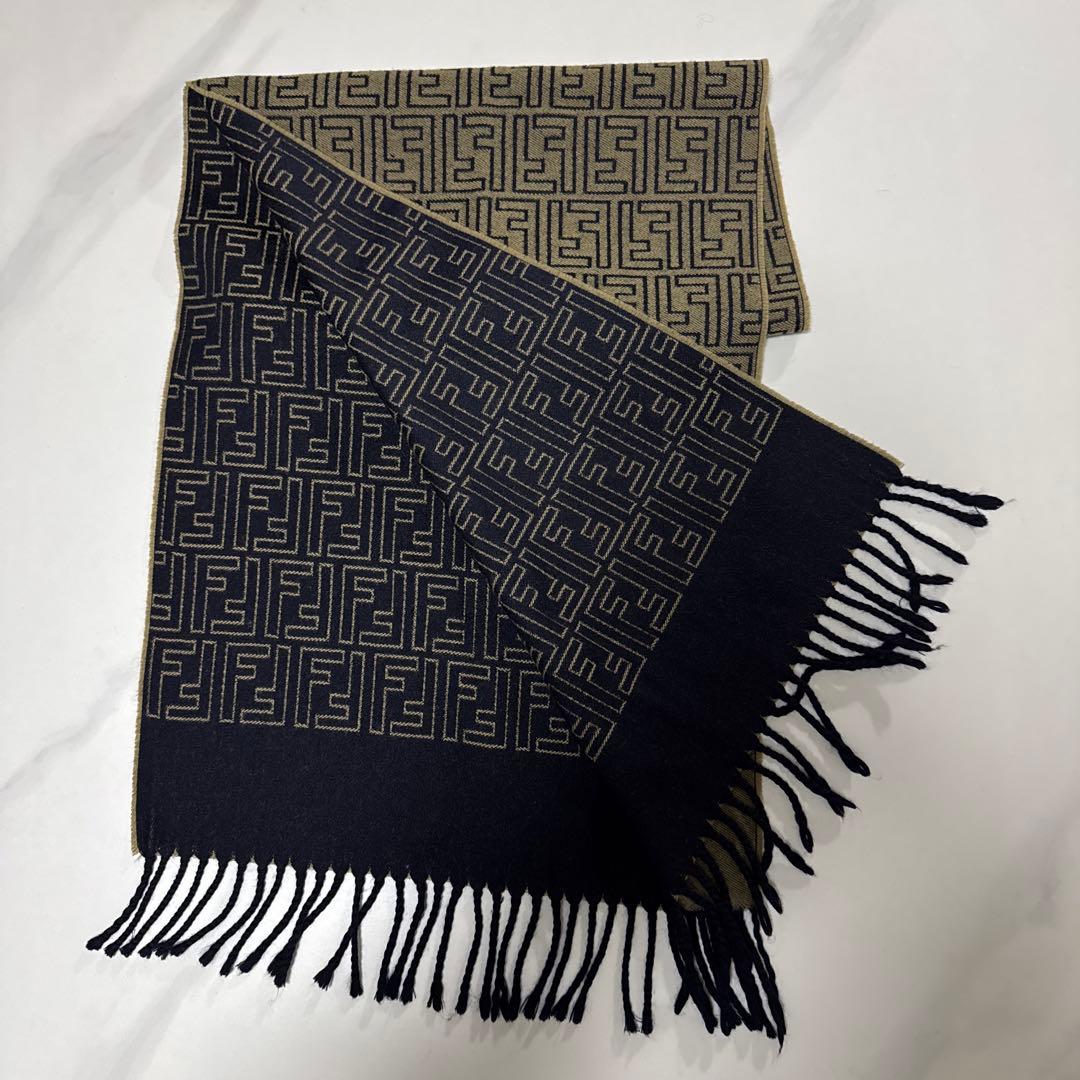 フェンディマフラー