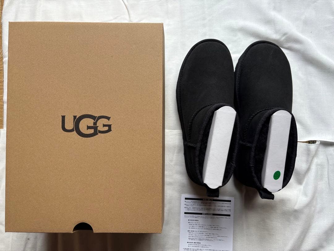 「新品」UGG ウルトラミニ　US8 黒 ムートンブーツ